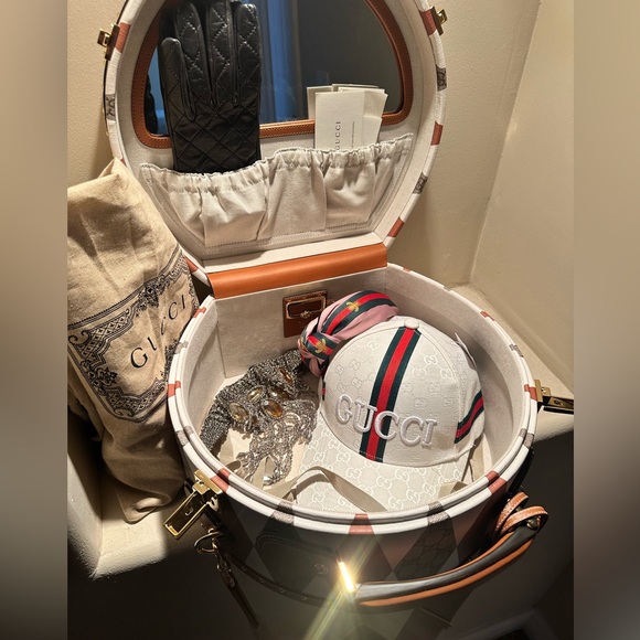 GUCCI Exclusive Rhombus Print Leather Hard Side Travel Hat Box🤎🦄 NEW! - Picture 3 of 16